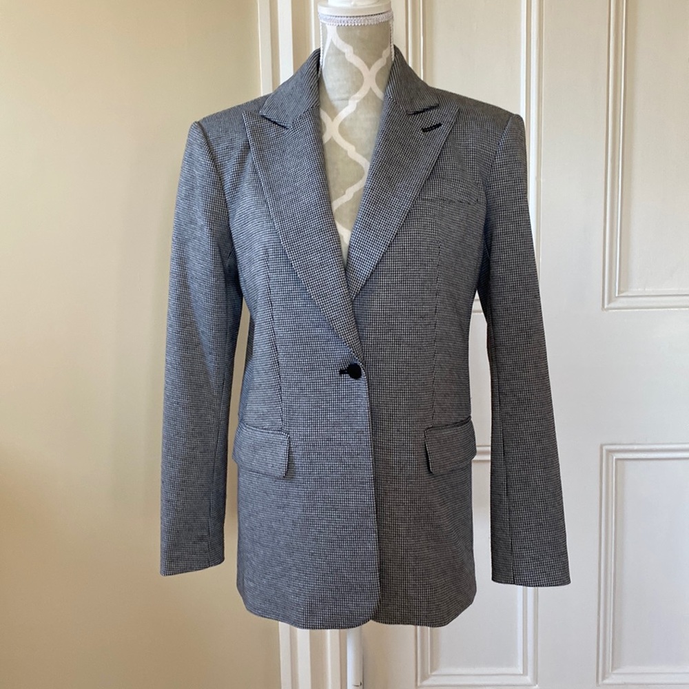 Calvin Klein fall houndstooth blazer. Autumn warm classic